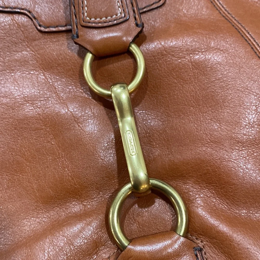 Coach leather shoulder Hampton bag - Picture 2 of 13